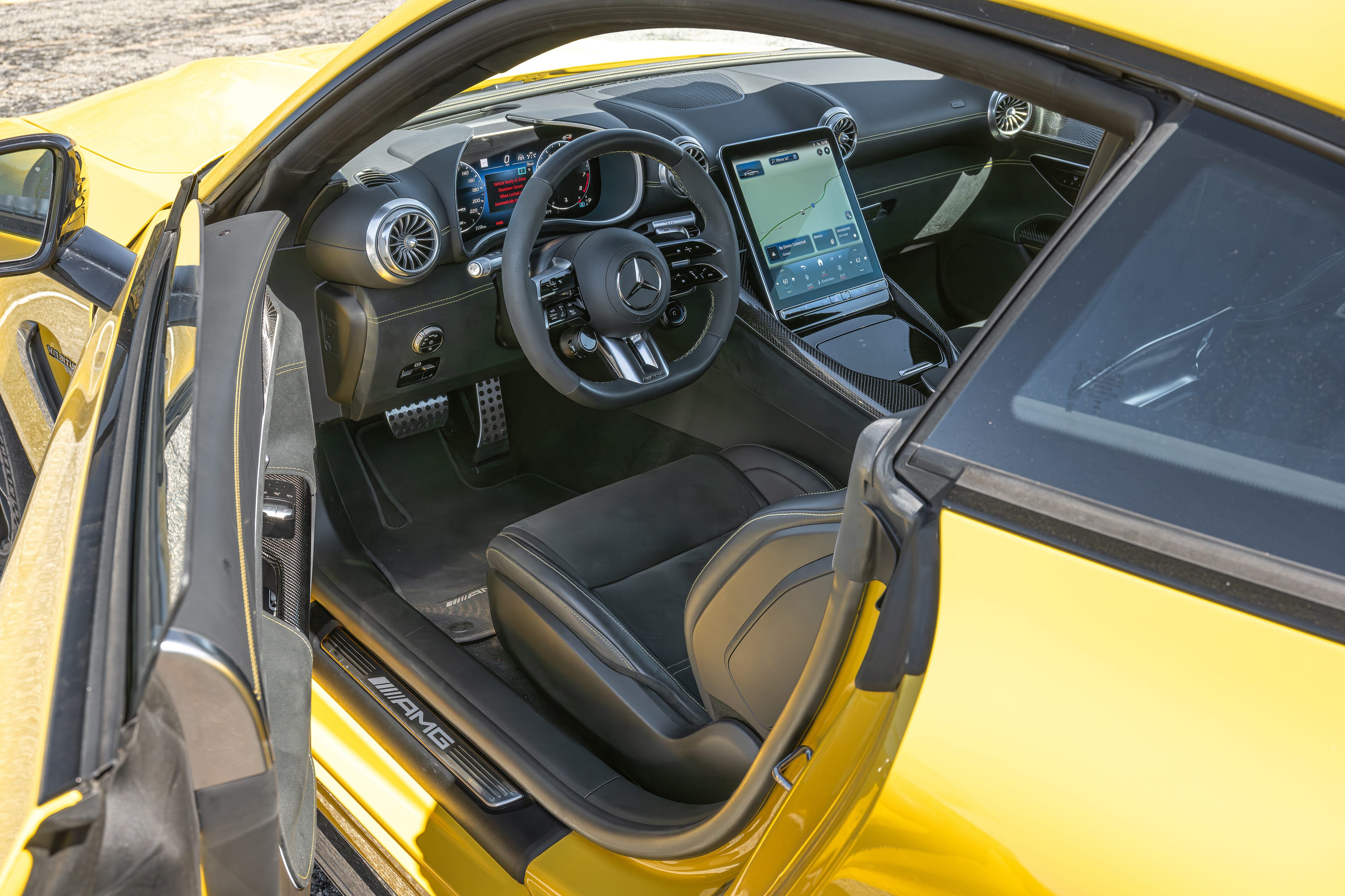 Mercedes-AMG GT63 Pro: εικόνες από το εσωτερικό της κορυφαίας έκδοσης