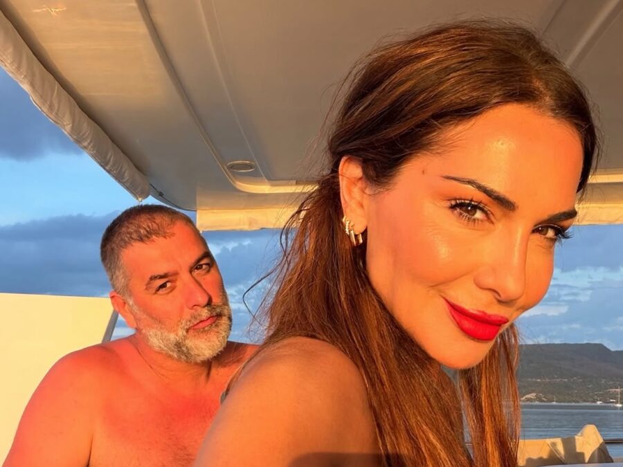 Δέσποινα Βανδή και Βασίλης Μπισμπίκης: Full in love στις καλοκαιρινές διακοπές τους