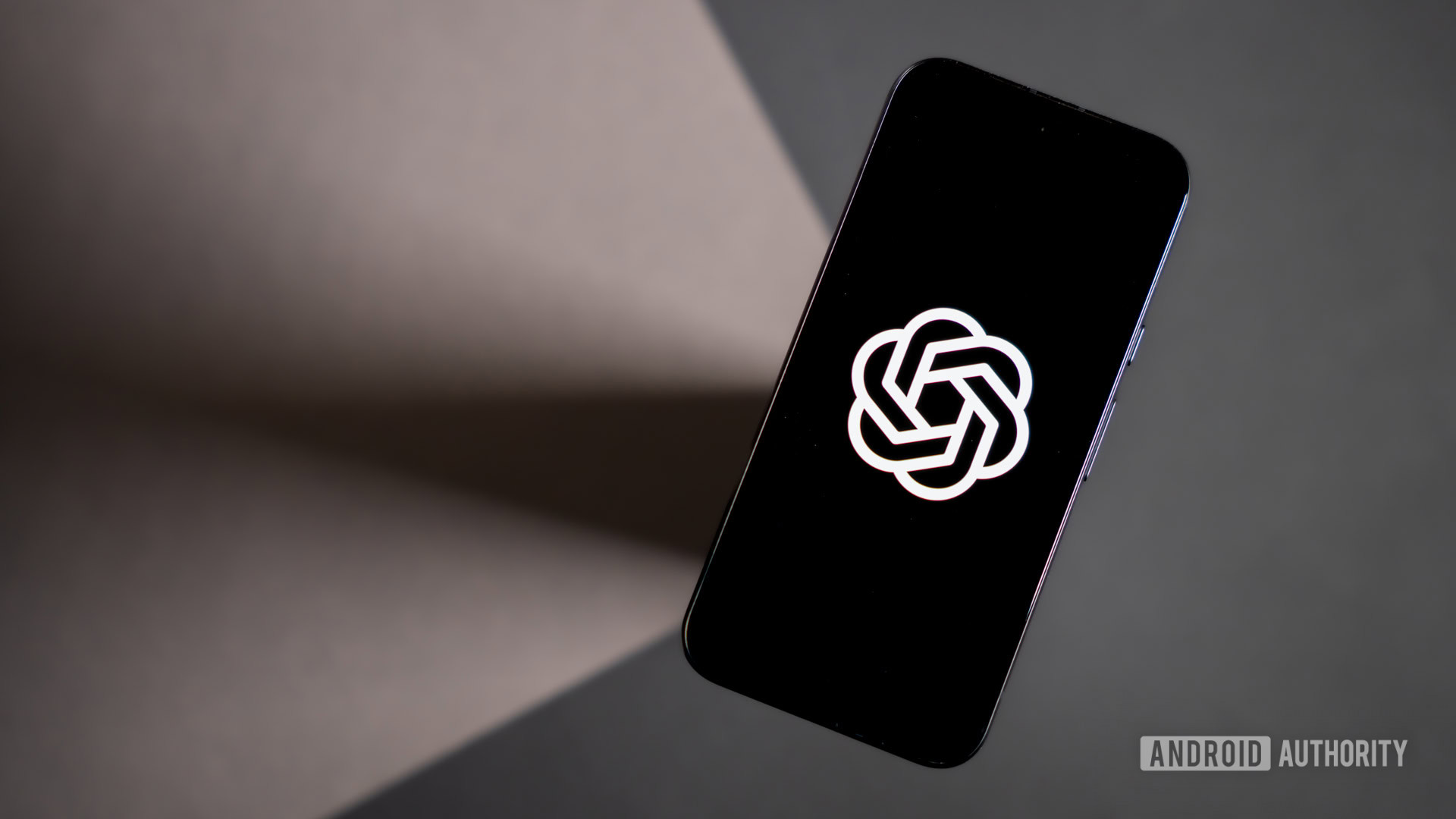 Νέα φωνητική εμπειρία από την OpenAI με ταυτόχρονη ακρόαση και ομιλία