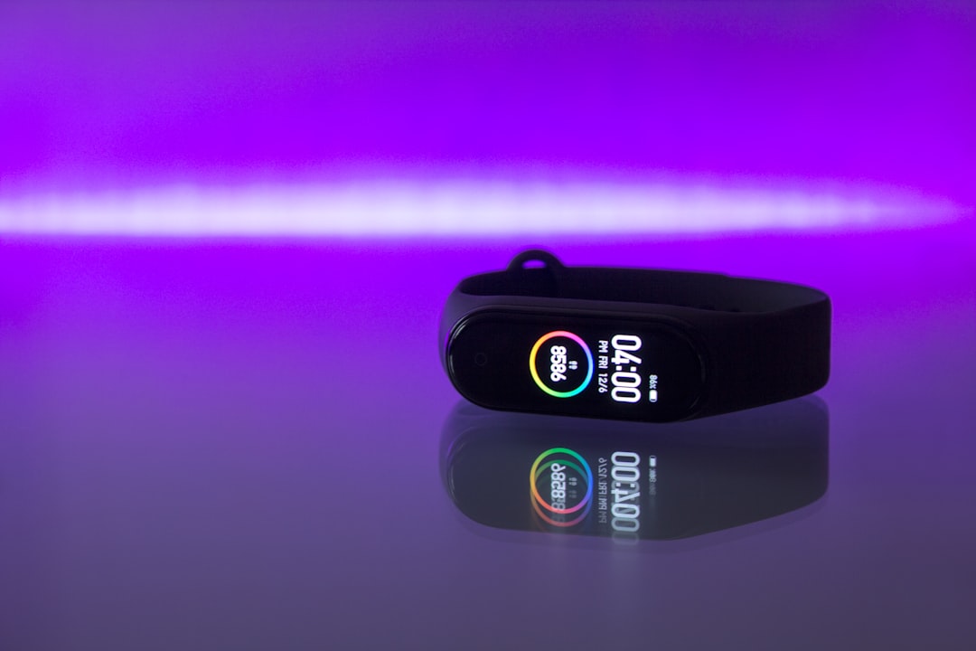 Η «κρυφή» ρύθμιση του Fitbit που μπορεί να αλλάξει τον τρόπο που ξυπνάτε