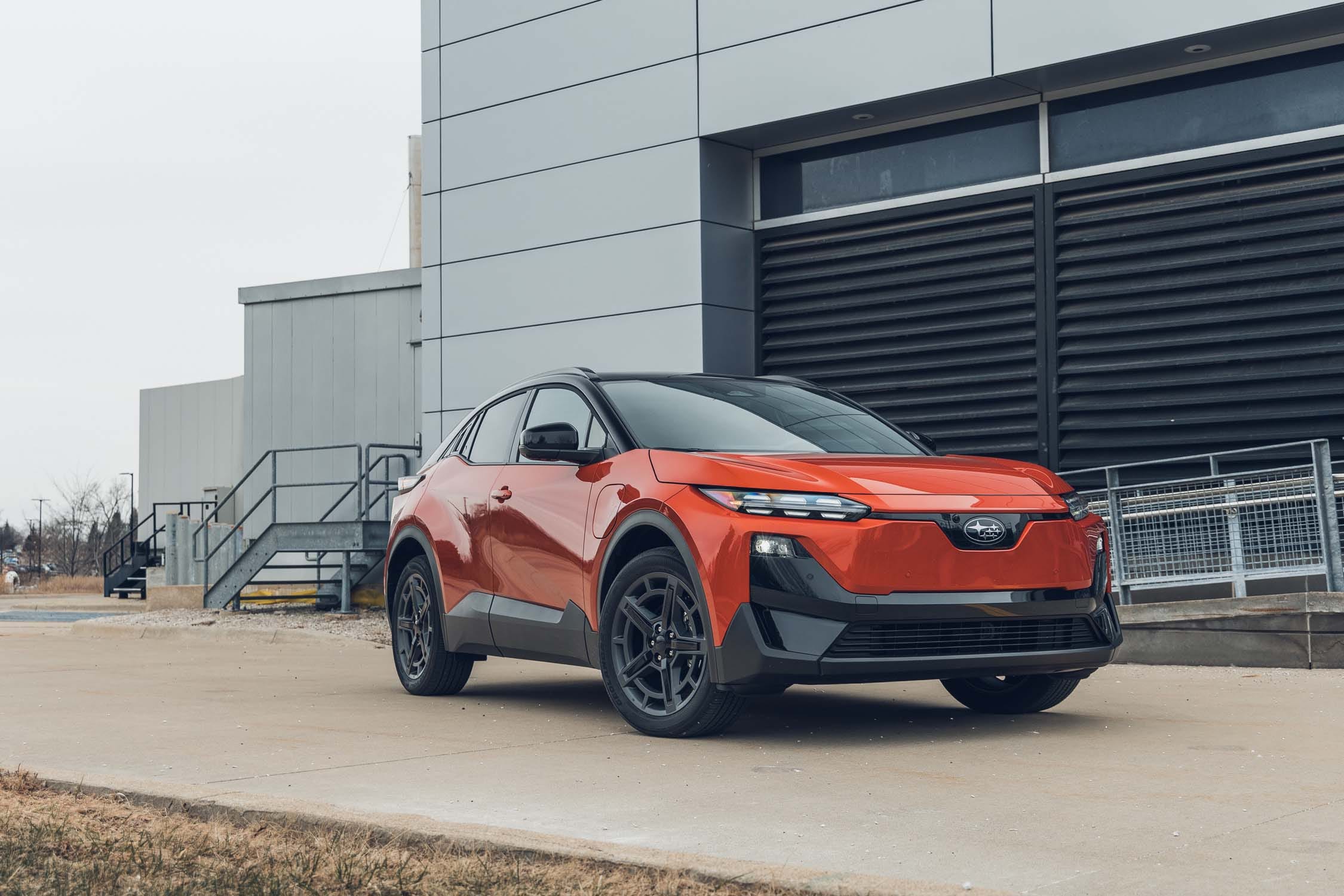 Η Subaru «παγώνει» τις τιμές των ηλεκτρικών SUV της για το 2027