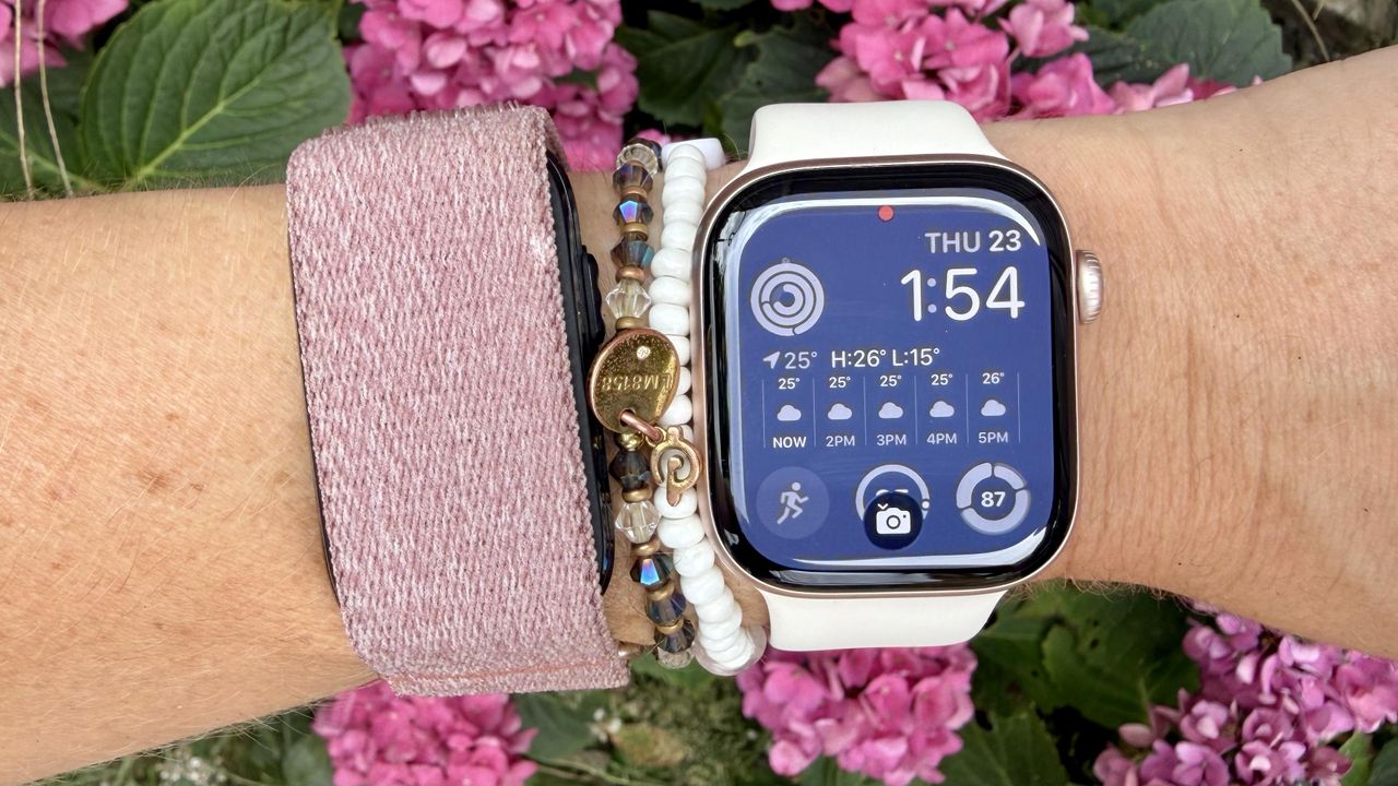 Νέο τεστ βημάτων: Garmin Cirqa και Apple Watch 11 δίπλα δίπλα
