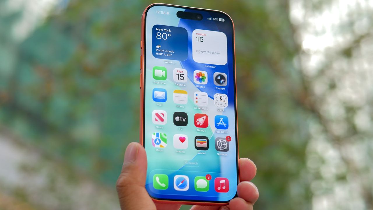 Νέες ενημερώσεις της Apple διορθώνουν σχεδόν 30 κενά ασφαλείας