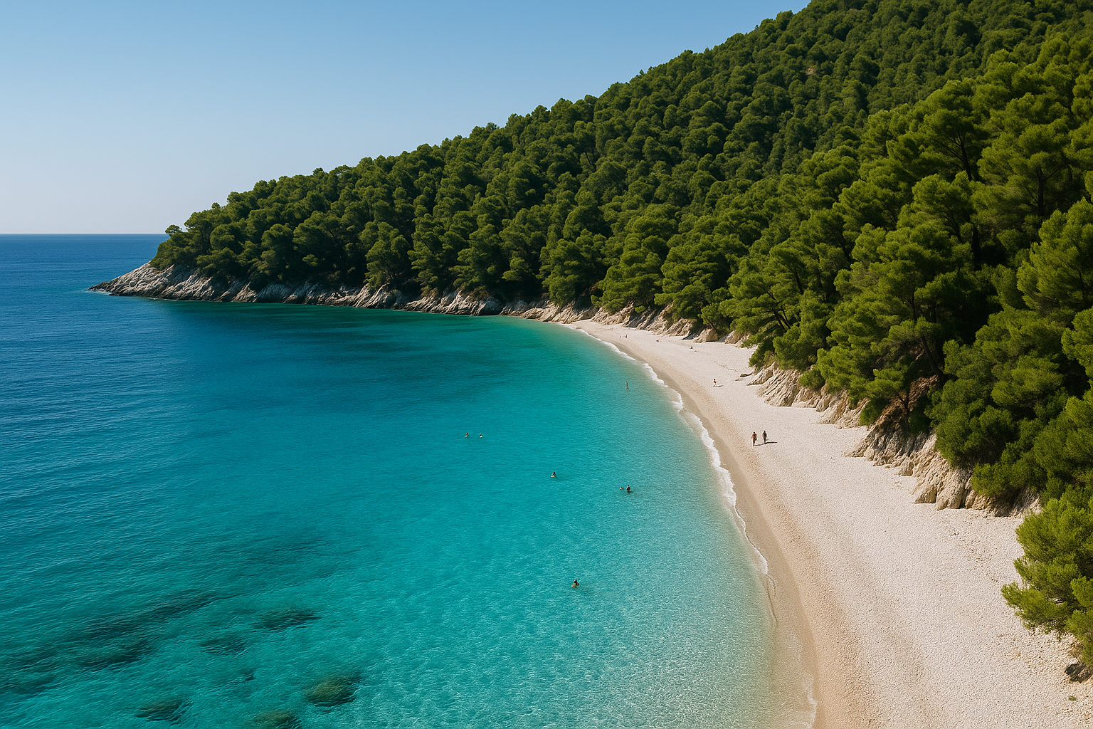 7 παραλίες στην Ελλάδα με καταπράσινο φόντο που θυμίζουν επίγειους παραδείσους