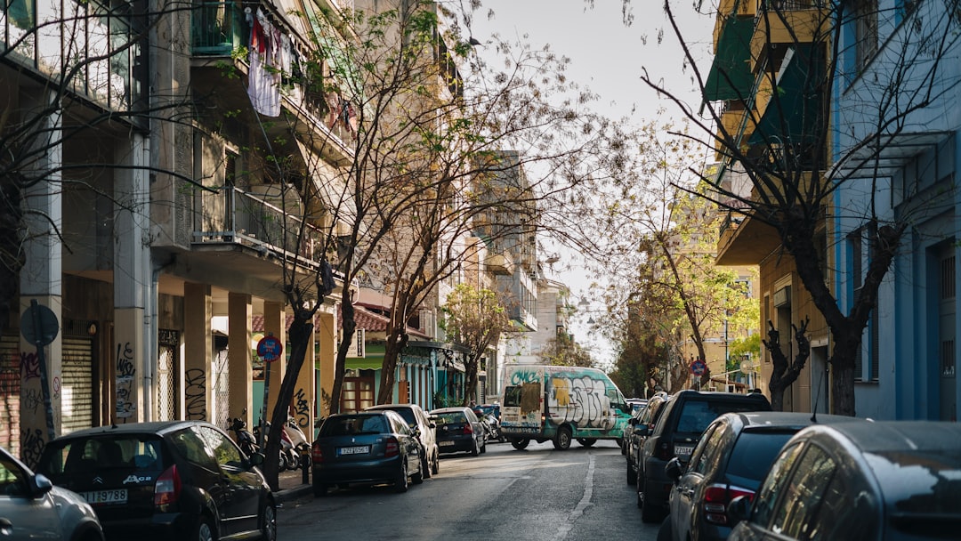 «Parkout»: Δωρεάν εφαρμογή από τον Δήμο Αθηναίων για όσους αναζητούν θέση πάρκινγκ – Πώς λειτουργεί και ποιες περιοχές καλύπτει