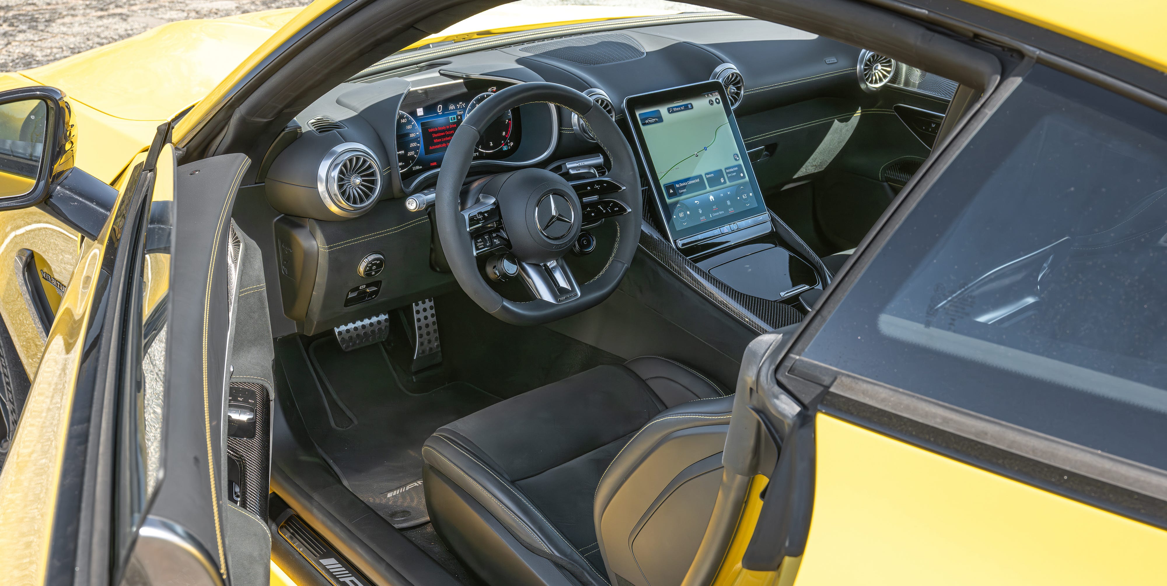 Mercedes-AMG GT63 Pro: εικόνες από το εσωτερικό της κορυφαίας έκδοσης
