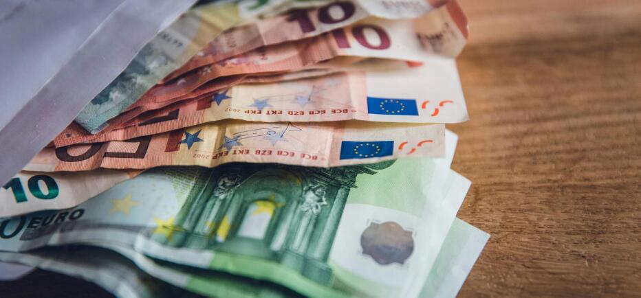 Επίδομα 300 ευρώ: Πότε θα το λάβουν χιλιάδες συνταξιούχοι