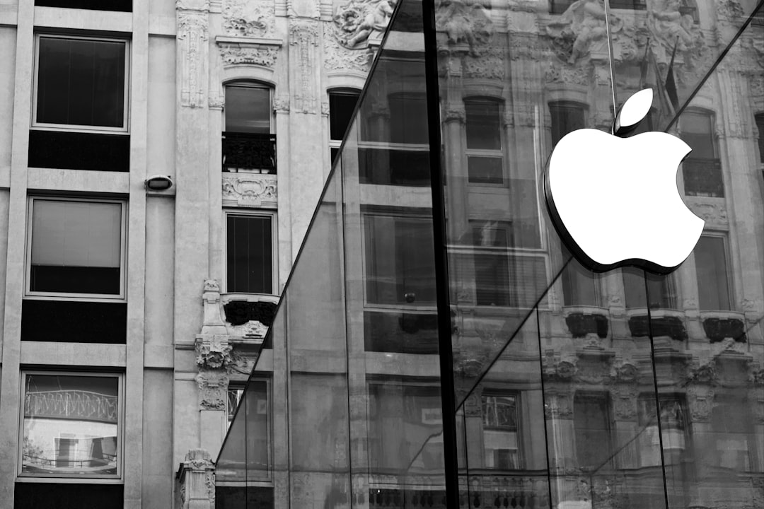 Apple ξαναπαίρνει το προβάδισμα στη Wall Street με 4,88 τρισ. δολ.