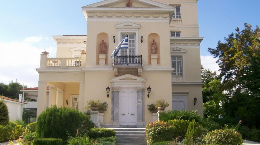 Alpha Bank: Στα 20 ευρώ ανά μετοχή το squeeze-out για το 100% της Alpha Trust