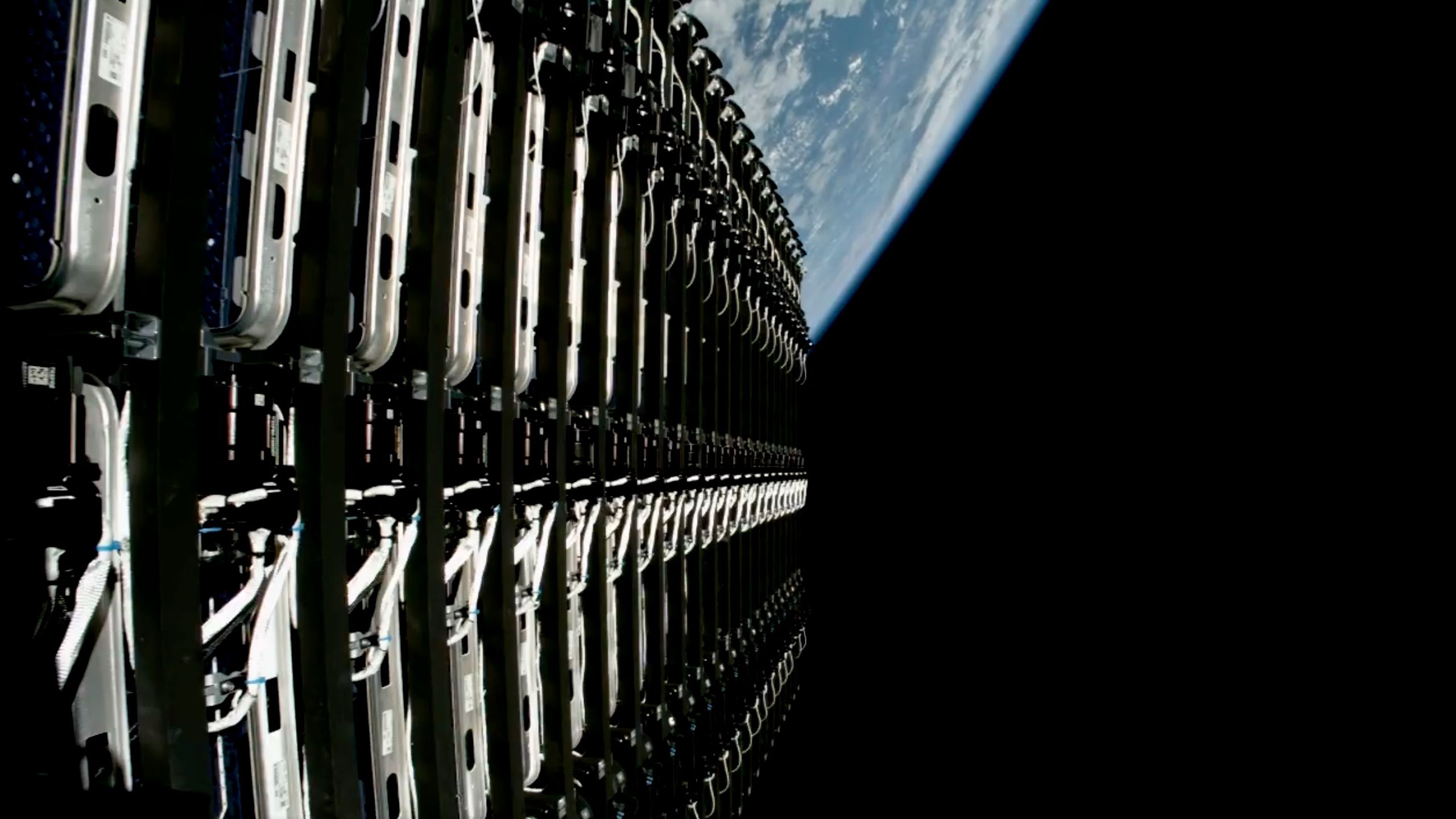 Σημαντική Πρόταση της SpaceX για 100.000 Δορυφόρους
