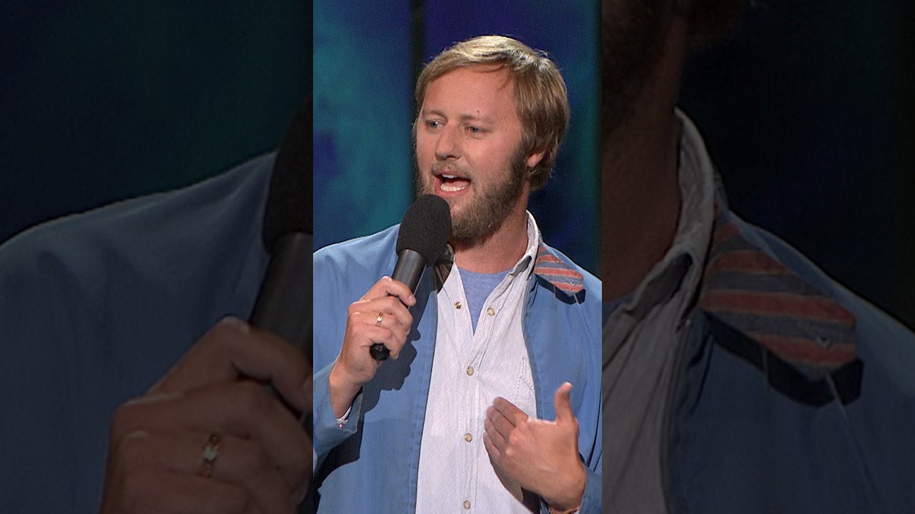 Ο Rory Scovel επιστρέφει στο Just For Laughs, με το νέο του special Hired Gun ήδη στο Netflix