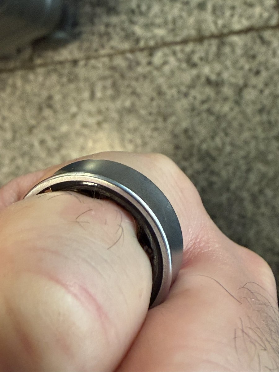 Άφησε το smart ring για το Fitbit Air και δηλώνει ότι δεν επιστρέφει