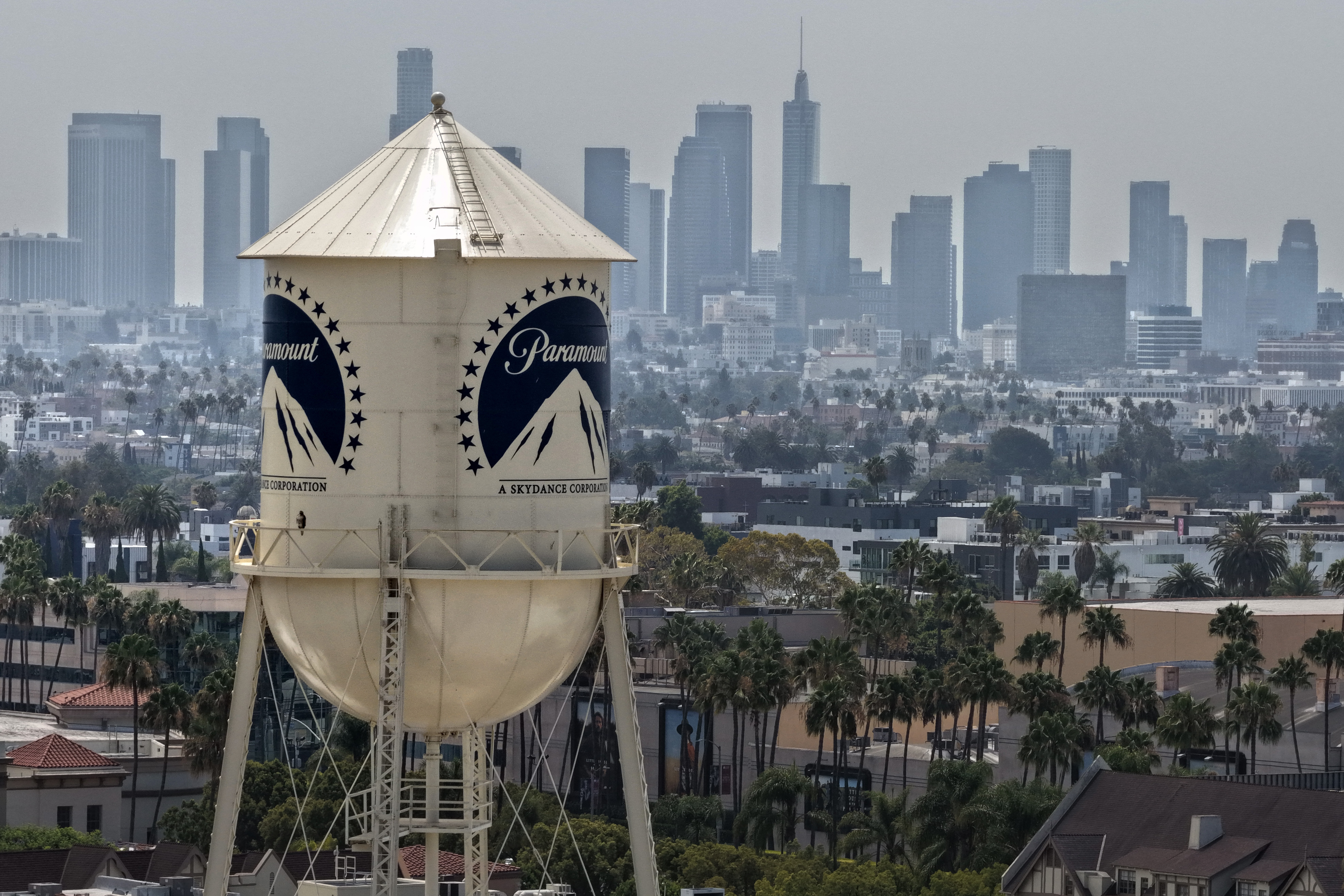 Νέα μελέτη: Η συγχώνευση Paramount–Warner Bros. μπορεί να στοιχίσει 4.500 θέσεις