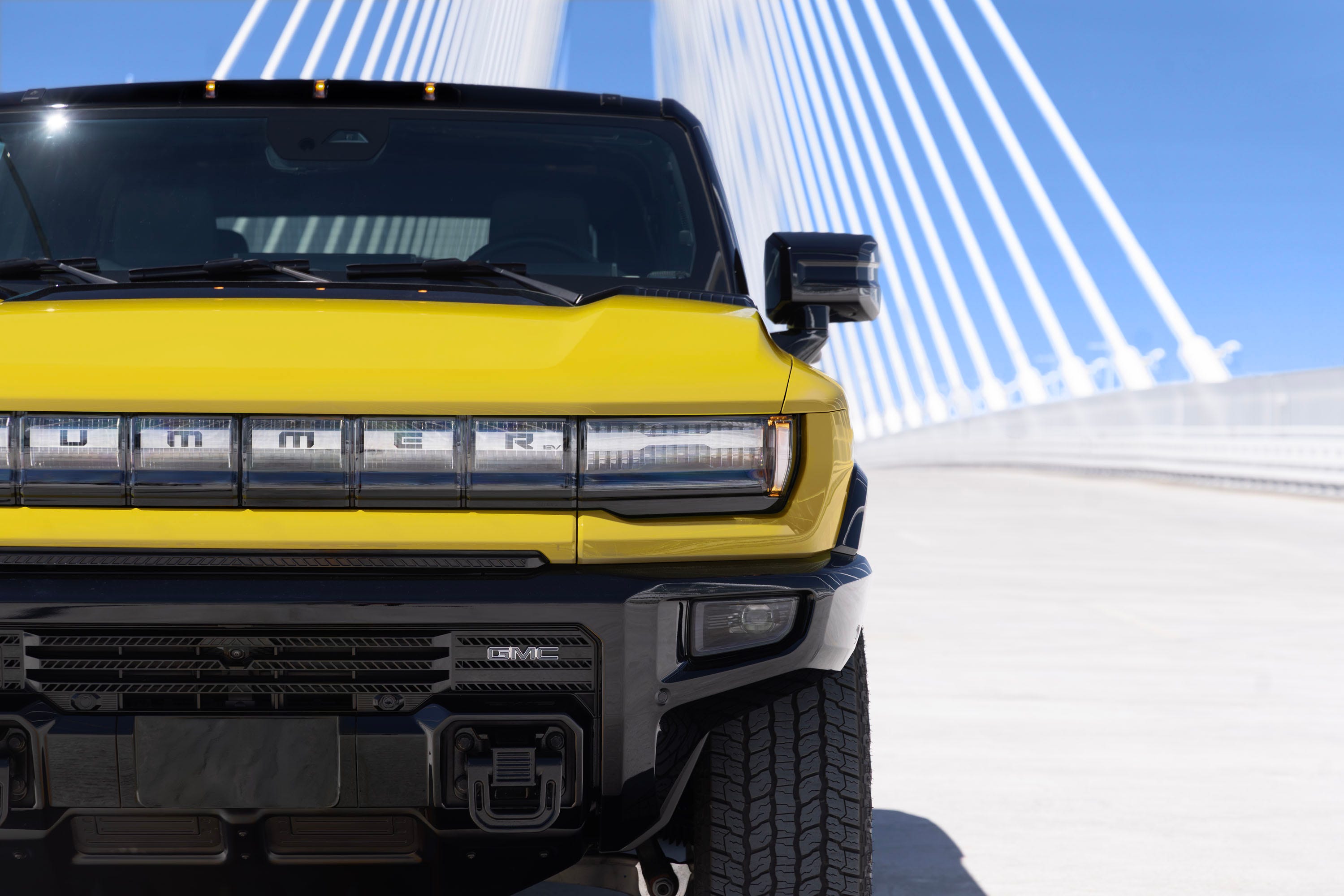 Επίσημη εμφάνιση για το GMC Hummer EV Icon 25 με αναφορές στο H2