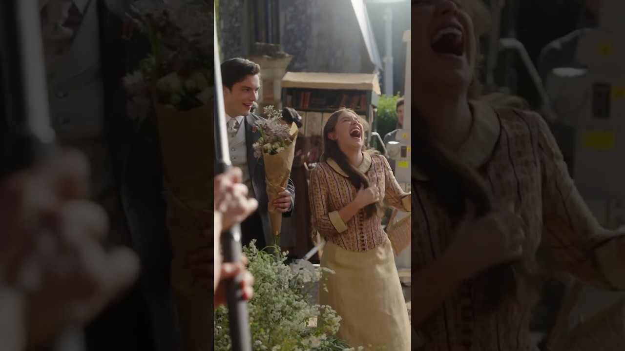 «Enola Holmes 3»: Το Netflix ανάβει μηχανές με ένα πρώτο backstage σήμα από τα γυρίσματα